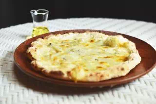 ピッツァ - ゴルゴンゾーラとハチミツのピッツァ